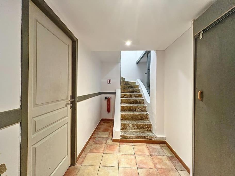 Isle-sur-la-sorgue Apartment *